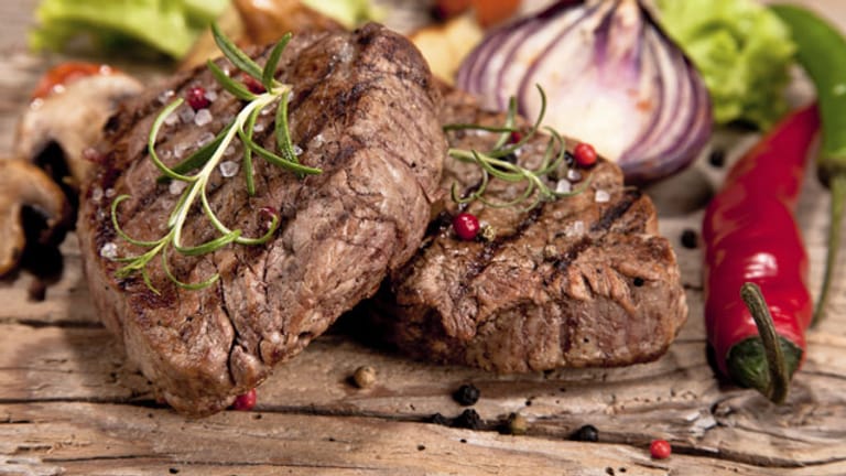 Kein Tabu bei der Steinzeit-Diät: Fleisch, Pilze und Nüsse stehen regelmäßig auf dem Speiseplan.