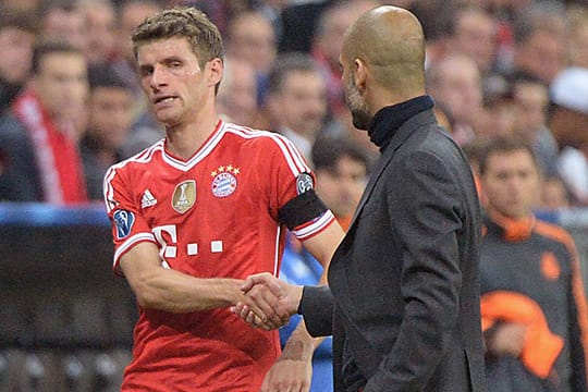 Thomas Müller (li.) ist mit seiner Rolle derzeit beim FC Bayern derzeit nicht zufrieden.