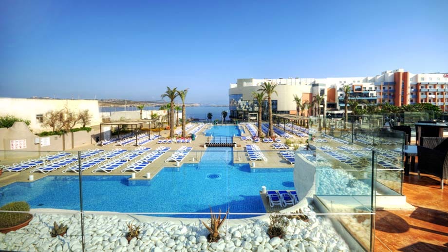 Das "San Antonio Hotel & Spa" empfängt seine Gäste in St. Paul’s Bay auf der Nordseite der Urlaubsinsel Malta.