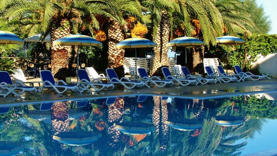 In Cefalù, in der Provinz Palermo auf der italienischen Insel Sizilien befindet sich das "Hotel Tourist – Cefalù".