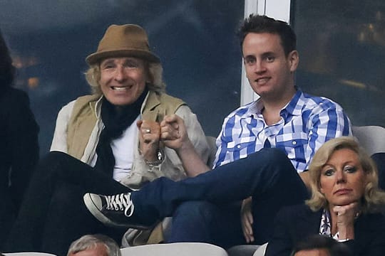 Thomas Gottschalk und Sohn Tristan jubeln im Jahr 2012 über einen Sieg des FC Bayern.
