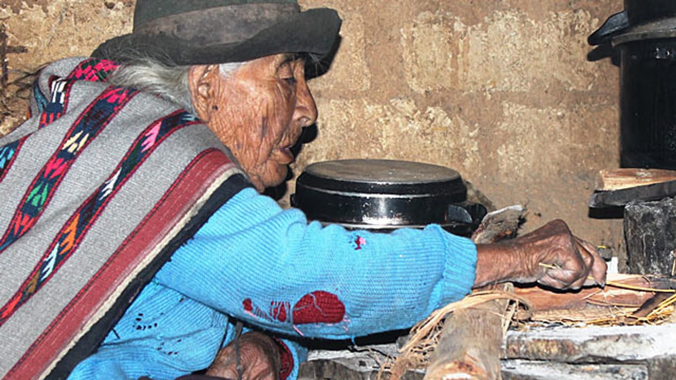 116-Jährige Peruanerin bezieht erstmals Rente