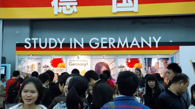 Deutschland wirbt bereits heute um kluge Köpfe aus anderen Ländern, hier bei der China Education Expo in Peking