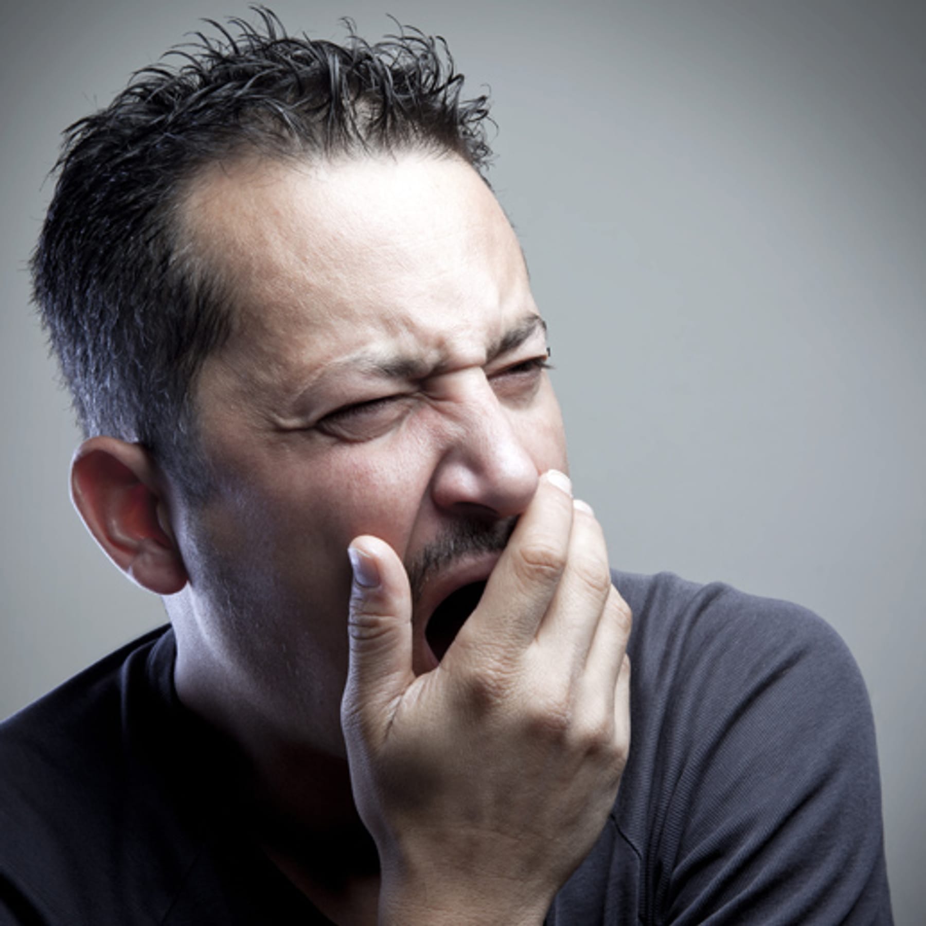 Müdigkeit: Gähnen kühlt das Gehirn.