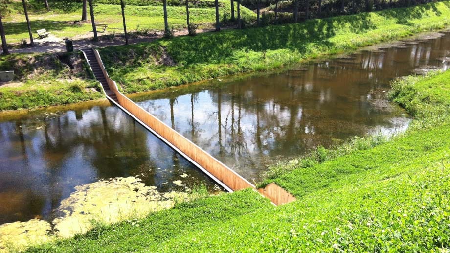 Moses Brücke: Trockenen Fußes durchs Wasser gehen