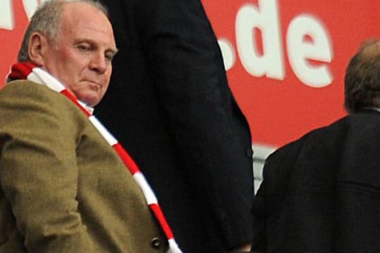 Uli Hoeneß verlässt die Allianz Arena. Seine Haft will der Ex-Bayern-Boss angeblich nicht in Landsberg antreten.