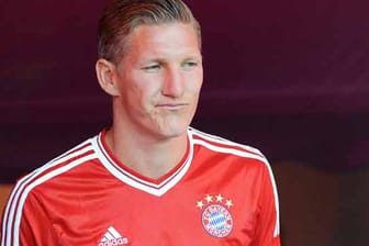 Gelangweilter Blick bei Bastian Schweinsteiger: Er und seine Bayern-Kollegen dominierten die Bundesliga nach Belieben.
