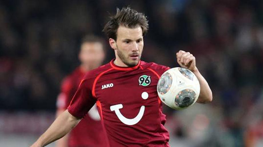 Szabolcs Huszti spielte von 2006 bis 2009 für Hannover 96 und kehrte 2012 erneut zurück. Szabolcs Huszti spielte von 2006 bis 2009 für Hannover 96 und kehrte 2012 erneut zurück.