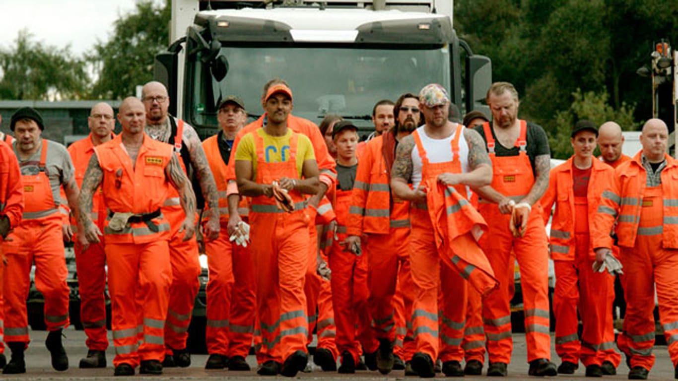 "Tatort: Alle meine Jungs": Regisseur Florian Baxmeyer inszenierte die Müllmänner in dieser Szene als coole Gang zu HipHop-Rhythmen.