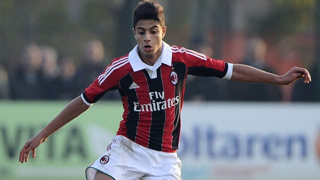 Mastour Hachim hat mit seinen 15 Jahren den Sprung in den Profikader des AC Mailand geschafft. Mastour Hachim hat mit seinen 15 Jahren den Sprung in den Profikader des AC Mailand geschafft.