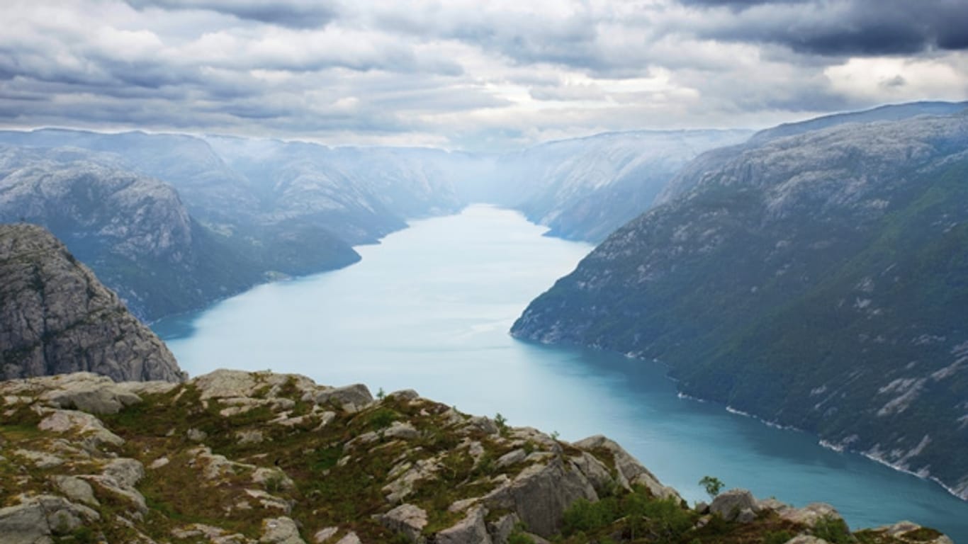 Bei Kreuzfahrten entlang der norwegischen Küste folgt eine atemberaubende Aussicht auf die nächste.