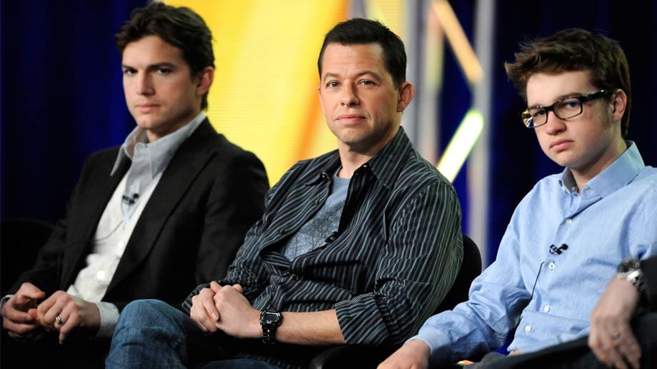 "Two and a Half Men"-Stars Ashton Kutcher, der Charly Sheen 2011 ersetzte, sowie Jon Cryer und Angus T. Jones (v.li.n.re.)