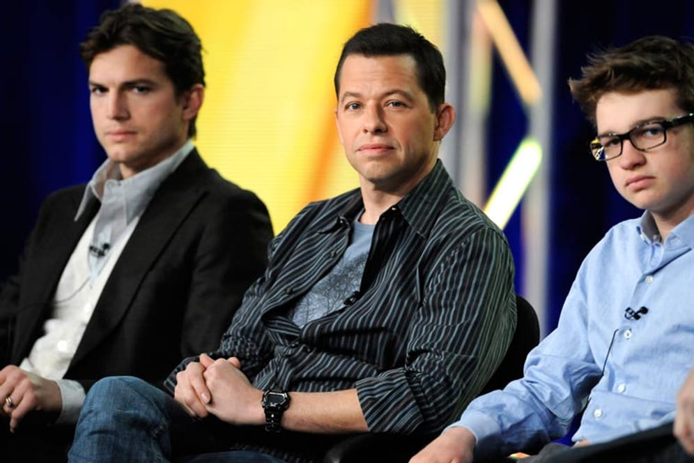 "Two and a Half Men"-Stars Ashton Kutcher, der Charly Sheen 2011 ersetzte, sowie Jon Cryer und Angus T. Jones (v.li.n.re.)