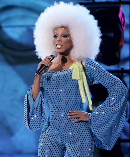 Die US-Dragqueen RuPaul (Andre Charles RuPaul) feierte Mitte der 1990er Jahre Erfolge als Sängerin und Schauspielerin. Sie sang zusammen mit Elton John oder Brigitte Nielsen, hatte eine eigene Talkshow im TV und performte im November 2013 zusammen mit Lady Gaga deren Hit "Fashion" in der Muppet Show.