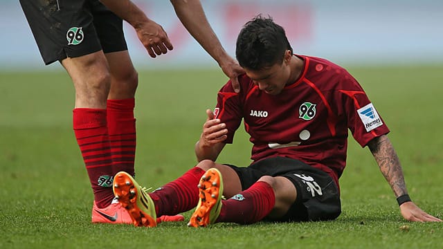 Lars Stindl (li.) und Leonardo Bittencourt verlieren mit Hannover 96 gegen Bavenstedt. Lars Stindl (li.) und Leonardo Bittencourt verlieren mit Hannover 96 gegen Bavenstedt.