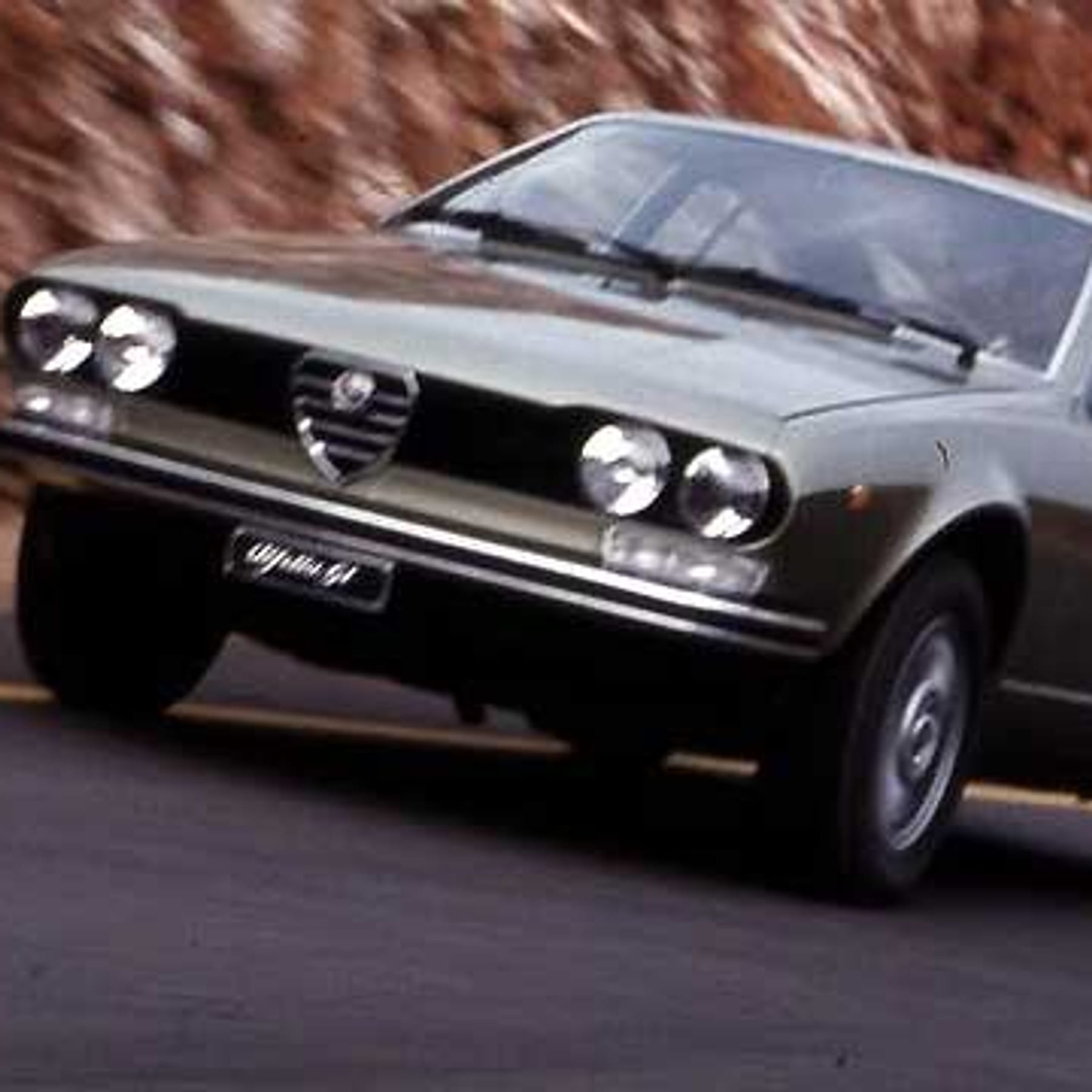 Alfa Romeo Alfetta GT: Dynamischer Asphaltschnüffler wird 40 Jahre alt