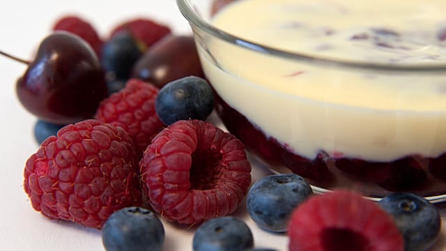 Ideales Sommer-Dessert: So gelingt die perfekte Rote Grütze.