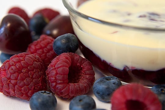 Ideales Sommer-Dessert: So gelingt die perfekte Rote Grütze.