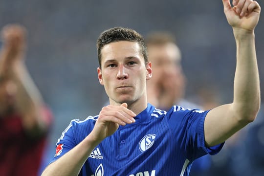 Julian Draxler wird auch in der kommenden Saison das Trikot des FC Schalke tragen.