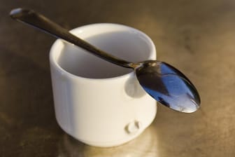 Ein Kaffeelöffel war mutmaßlich an der Vergiftung eines Mannes beteiligt