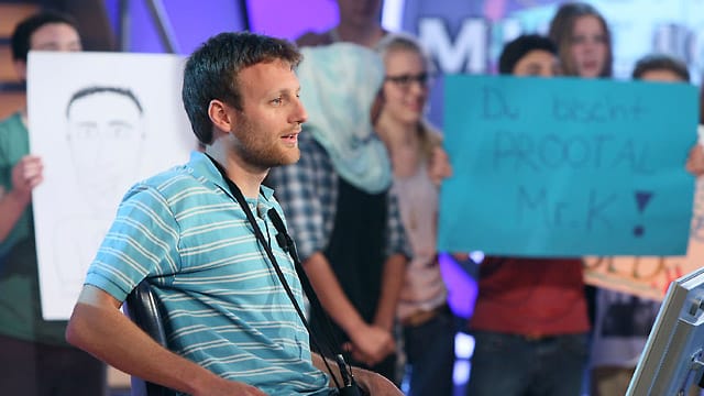 Lehrer Tobias Kunkemöller gewann für den Förderverein seiner Schule eine ganze Menge Geld.