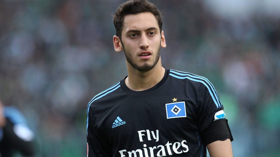 Die Zukunft von HSV-Talent Hakan Calhanoglu ist immer noch nicht endgültig geklärt.