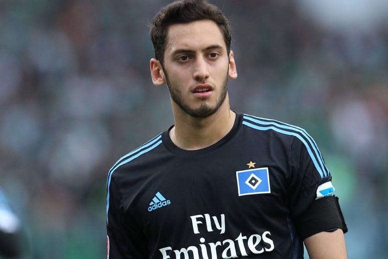 Die Zukunft von HSV-Talent Hakan Calhanoglu ist immer noch nicht endgültig geklärt.