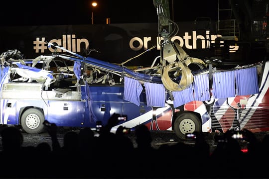Symbolische Zerstörung vor der WM: Das Fiasko von Knysna wollen die Franzosen jetzt abhaken.