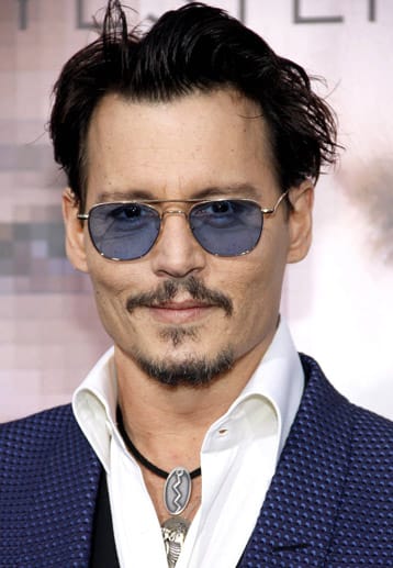 Er ist der Mann für die exzentrischen Rollen in Hollywood: Johnny Depp teilt sich mit einem Vermögen von 450 Millionen Dollar Platz vier der Großverdiener gemeinsam mit...
