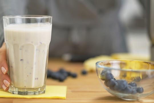 Mit Proteinshakes können Sie den Muskelaufbau unterstützen