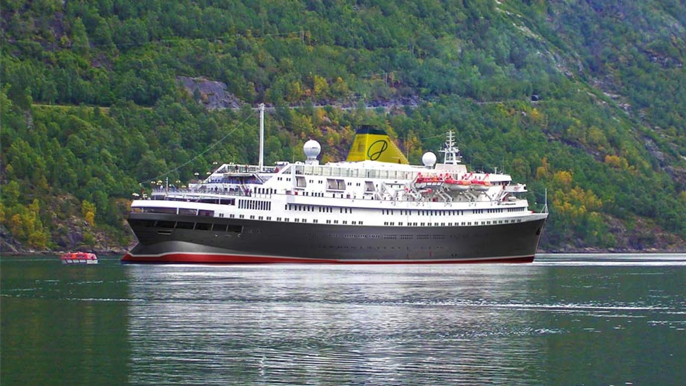Klassischer Titanic-Look: Die MS Azores wird nicht mehr für die SPD-Firma Ambiente Kreuzfahrten auf Reisen gehen