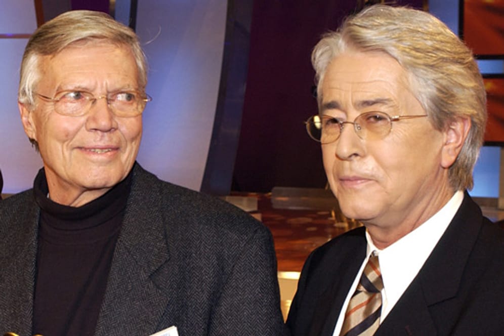 Karlheinz Böhm und Frank Elstner 2001 bei der TV-Gala Gala "Ein Herz für Kinder"