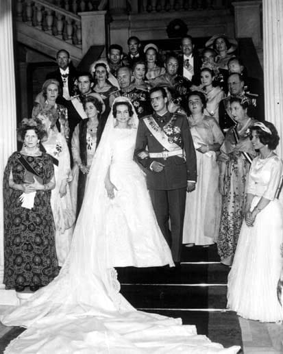 Am 14. Mai 1962 heiratete Juan Carlos in Athen die Prinzessin Sophia von Griechenland. Aus dieser Ehe stammen die Kinder Elena (* 1963), Cristina (* 1965) und Felipe (* 1968).