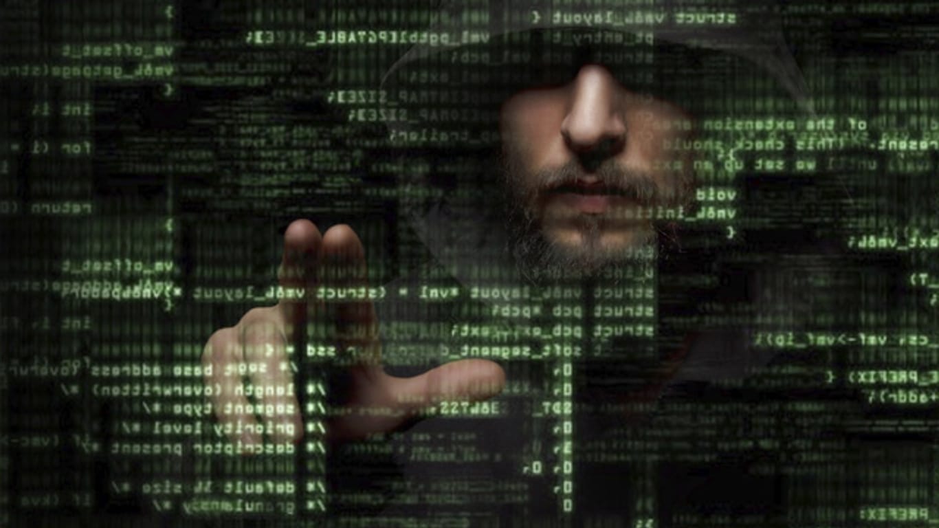 FBI und Europol haben einen weltweiten tätigen Hacker-Ring gesprengt, der umgerechnet über 75 Millionen Euro erbeutet haben soll.