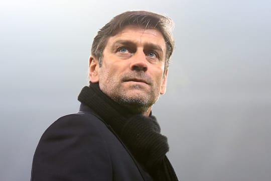 Es wird immer enger für Oliver Kreuzer als HSV-Sportchef.