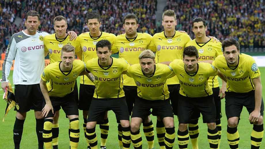 Platz 11: Borussia Dortmund hat einen Wert von etwa 463 Millionen Euro. In der Saison 2012/13 waren sie Champions-League-Finalist, Deutscher Vizemeister und Superpokalfinalist. 2013/14 wurden sie erneut Vizemeister, gewannen den Superpokal und nahmen an der Champions-League teil.