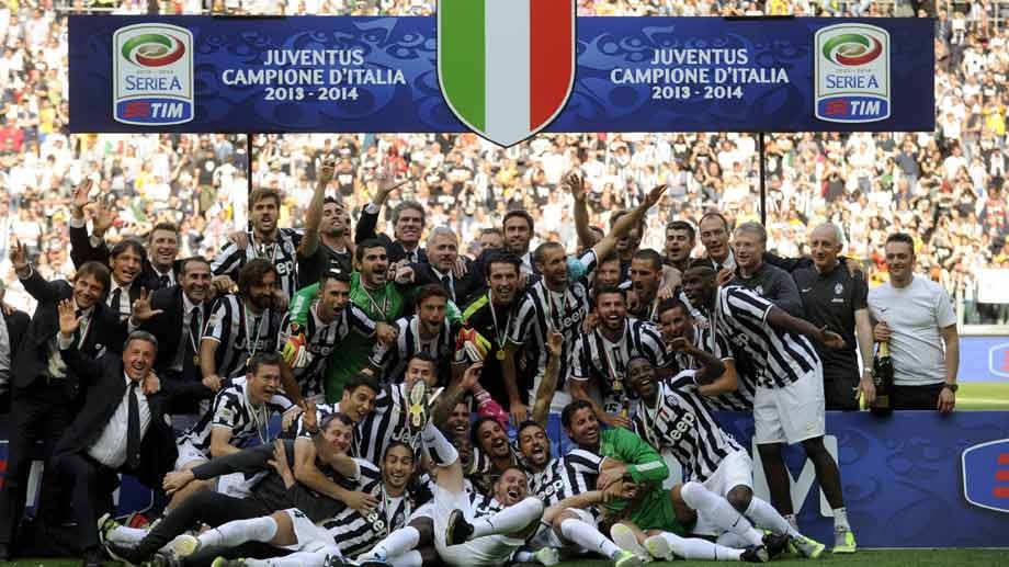 Platz 9: Juventus Turin hat einen geschätzten Wert von etwa 552 Millionen Euro. In den Saisons 2012/13 und 2013/14 waren sie Italienischer Meister und Italienischer Superpokalsieger.
