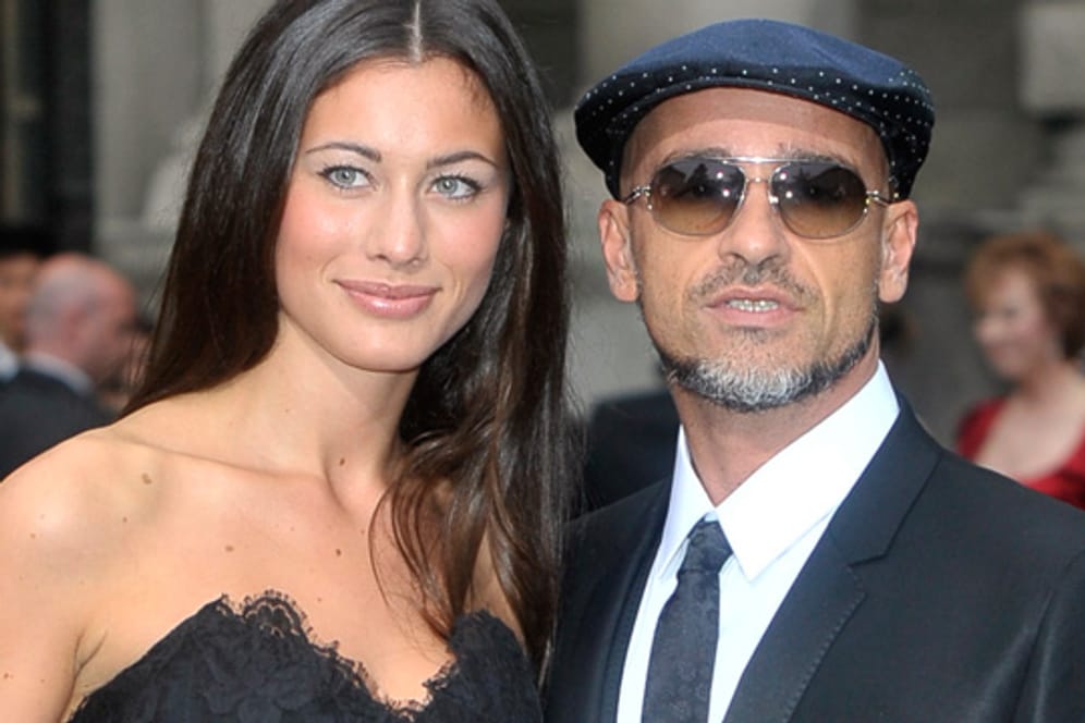 Eros Ramazzotti hat seine Freundin Marica Pellegrinelli geheiratet.