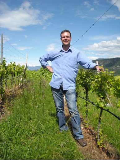 Im malerischen Südtirol lebt der Wein- und Obstbauer Günther. Gemeinsam mit seinen Eltern bewirtschaftet der 40-Jährige ein sechs Hektar großes Anbaugebiet als Haupterwerb.
