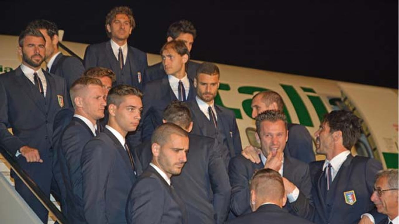 Italiens Nationalteam bei der Abreise in Rom.