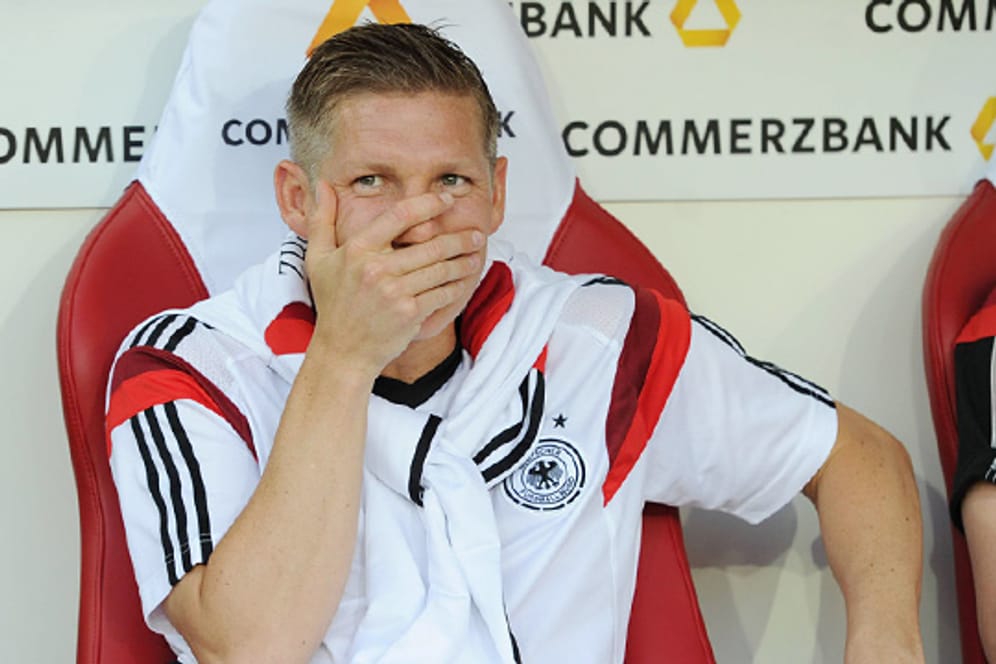 Neue Rolle: Bastian Schweinsteiger könnte sich bei der WM vorerst auf der Bank wiederfinden.