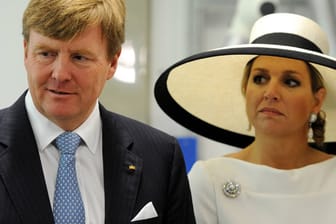 Der niederländische König Willem-Alexander (47) und seine Frau Máxima (43) haben Ärger wegen eines kleinen Privathafens in Griechenland.