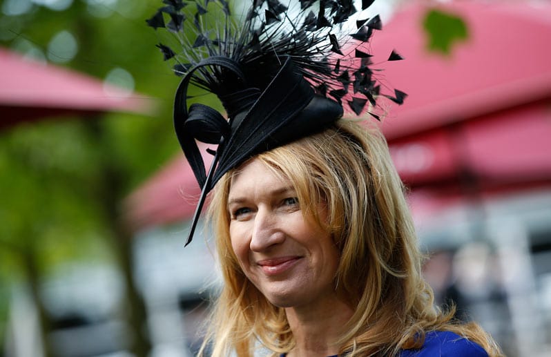 Steffi Graf hielt sich an die Kleiderordnung beim Pferderennen in Ascot und trug einen sogenannten "Fascinator".