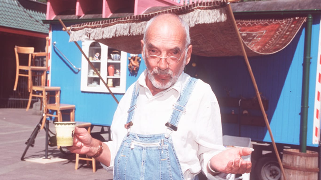 Peter Lustig lebte in der Serie "Löwenzahn" in seinem selbst umgebauten Bauwagen.