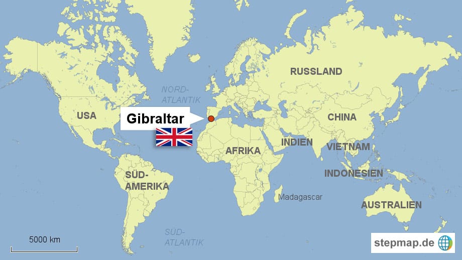 Gibraltar, das die Briten 1704 den Spaniern entrissen und seither besetzt halten ist ein kleiner Fleck auf der Landkarte, beherrscht von einem massigen, steilen Kalksteingiganten, der sich 425 Meter hoch über der Bucht von Algeciras und der Schnittstelle von Mittelmeer und Atlantik aufbuckelt.