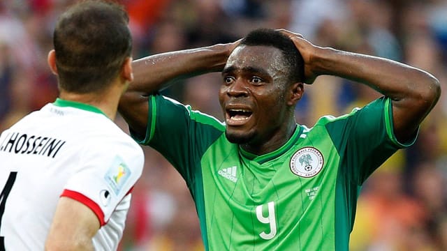 Das könnte noch ein ganzer heißer Tanz werden für den Iran (li. Jalal Hosseini ) und Nigeria (hier Emmanuel Emenike). Das könnte noch ein ganzer heißer Tanz werden für den Iran (li. Jalal Hosseini ) und Nigeria (hier Emmanuel Emenike).