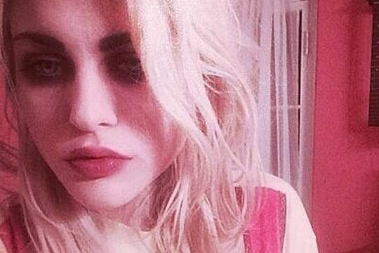 Frances Bean Cobain ist die Tochter des mit 27 Jahren verstorbenen Musikers Kurt Cobain.