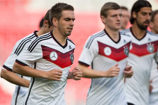 Für Taktik-Experte Titz gehören Philipp Lahm, Toni Kroos und Sami Khedira (v.li.) zu Deutschlands Schlüsselspielern.