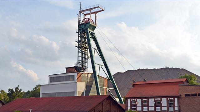 In diesem Kali-Schacht wurde ein Arbeiter auf einer Inspektionsfahrt in 700 Metern Tiefe verschüttet und starb. In diesem Kali-Schacht wurde ein Arbeiter auf einer Inspektionsfahrt in 700 Metern Tiefe verschüttet und starb.