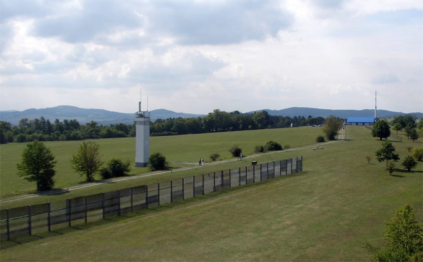 Point Alpha in der Rhön war einer der wichtigsten Beobachtungspunkte der US-Armee. Keine 200 Meter weiter stand ein DDR-Wachturm. Heute gibt es hier ein Museum.